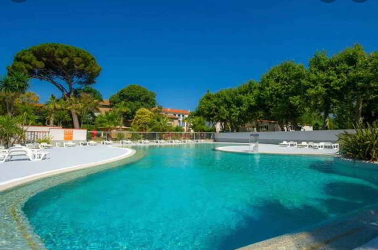 Résidence de standing avec piscine chauffée Agde Esterno foto